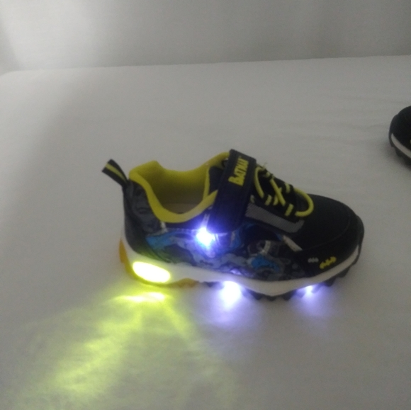 Batman Light Up Sneakers - Picture 9 of 9
